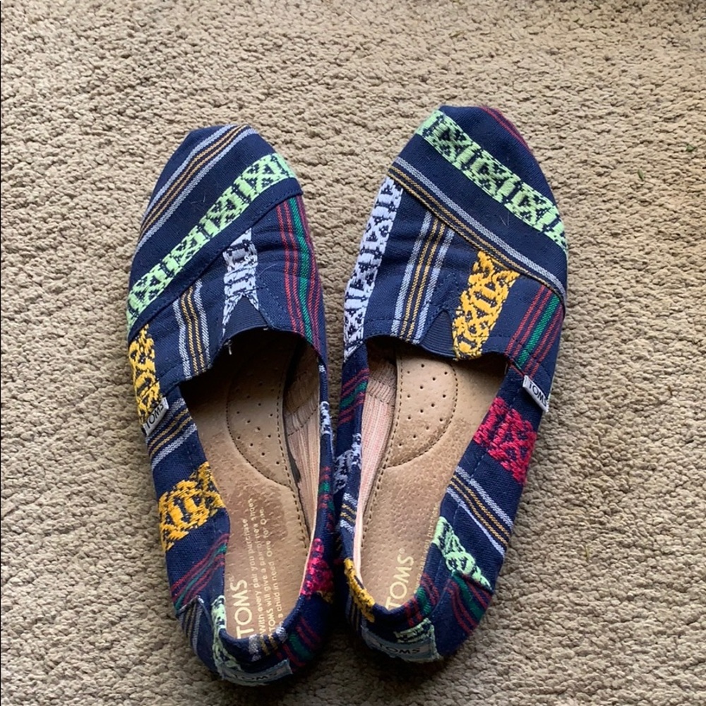 TOMS shoes